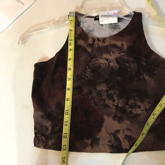 Brandy Melville Cropped Sleeveless Shirt - Picture 6 of 7